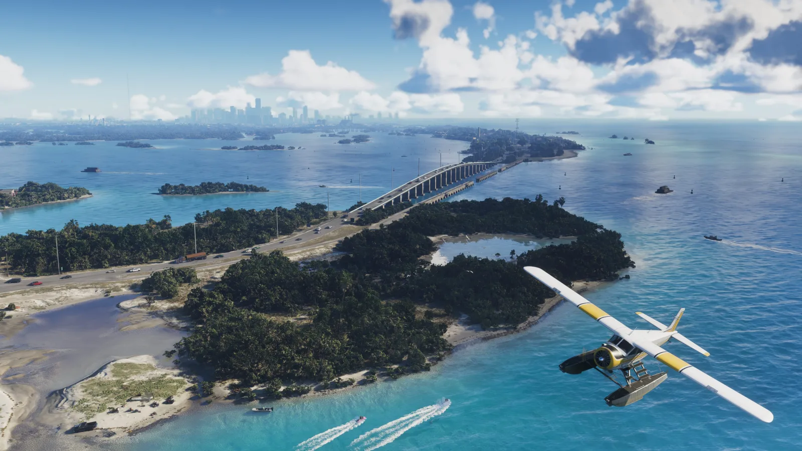 Offizieller Screenshot aus GTA 6: Ein Wasserflugzeug fliegt über die Leonida Keys, darunter Inseln, eine lange Brücke und Jetskis, am Horizont die Skyline von Vice City.